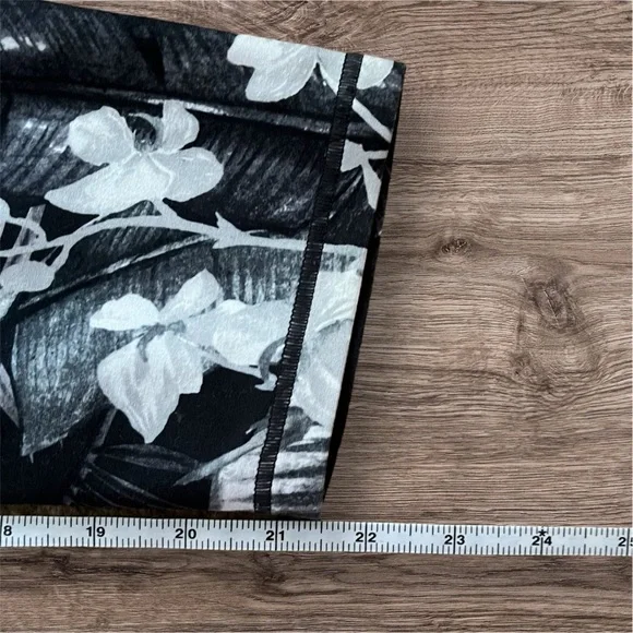 Balance Collection Black Hawaiian Mood Athletic Pants Womens Size M - Picture 4 of 5